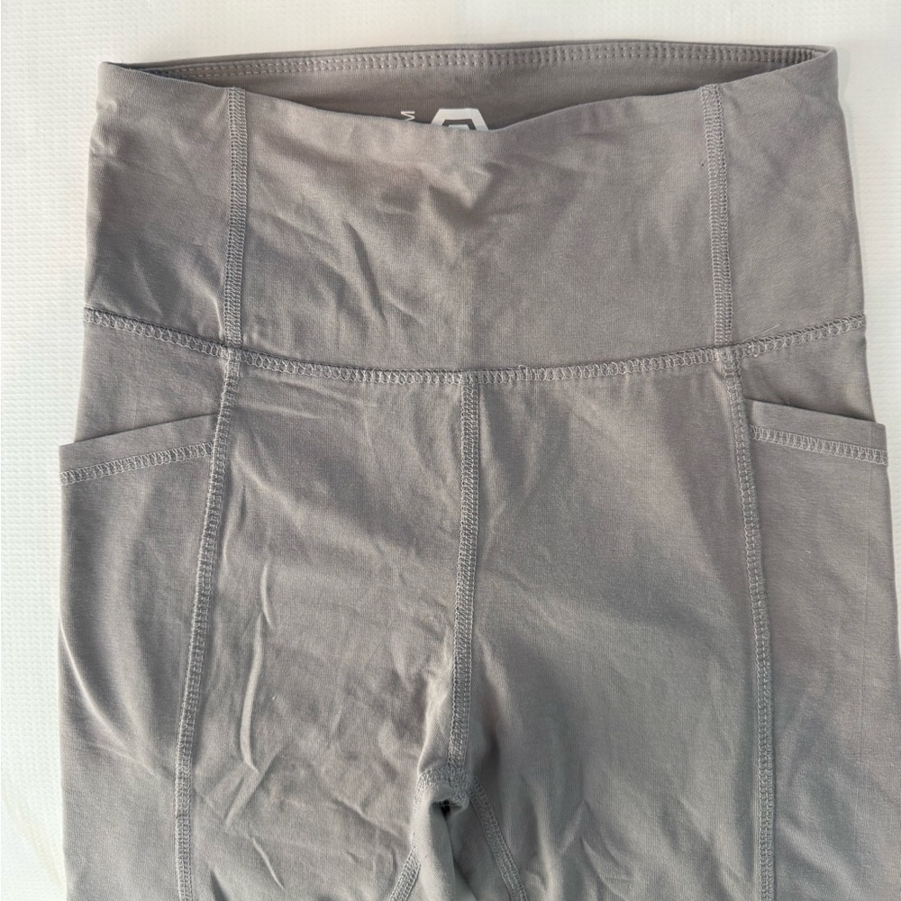 Series 8 Women's Gray Leggings - Picture 6 of 6